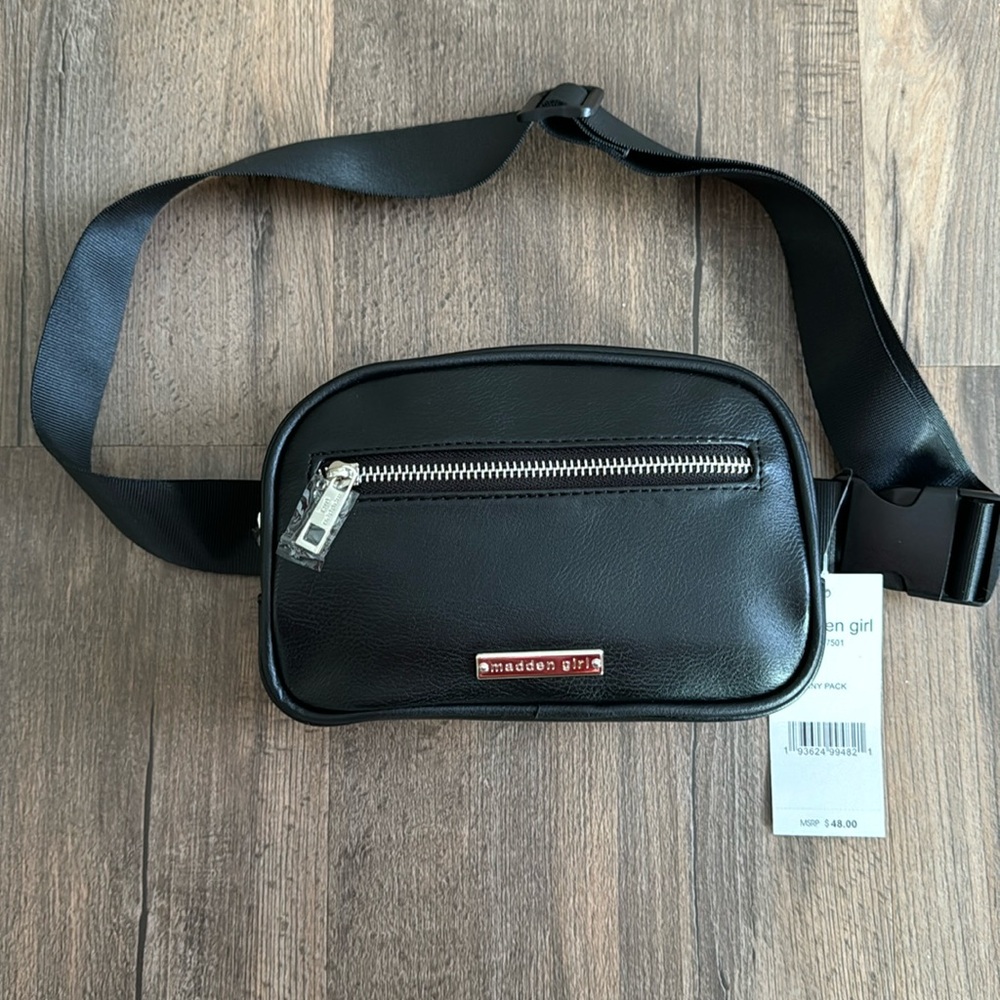 Madden Girl Black Fanny pack
